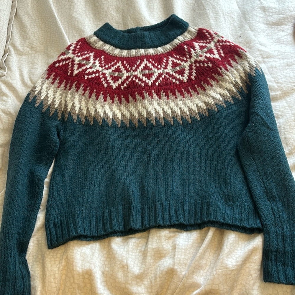 American Eagle Sweater
